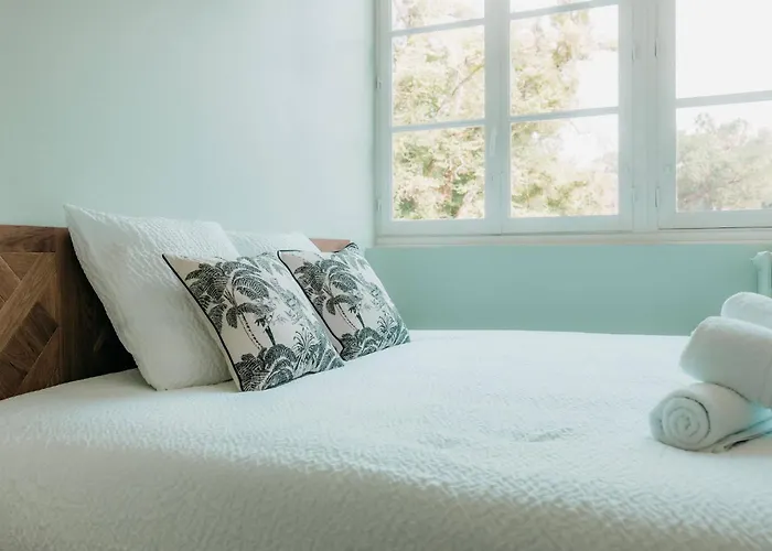 Vakantiehuis Chateau De Marigne - De Charme- 15 Pl