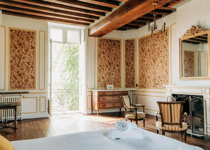 Vakantiehuis Chateau De Marigne - De Charme- 15 Pl